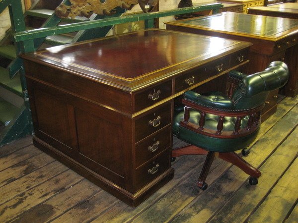 Victorian Mahogany Partners Desk