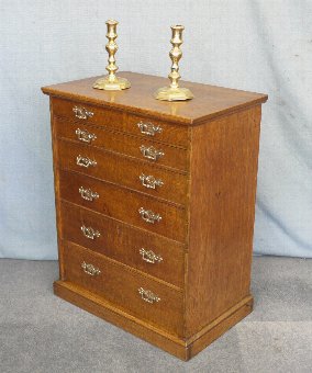 Antique Small oak speciman chest of drawers
