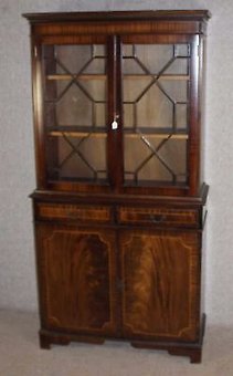 Antique 2 Door Mahogany Chiffonier bookcase with Glazed Top and double Cupboard. 1960's.