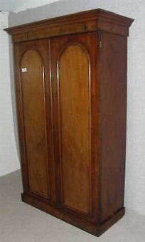 Antique Victorian Mahogany 2 Door Wardrobe in good condition offering great storage