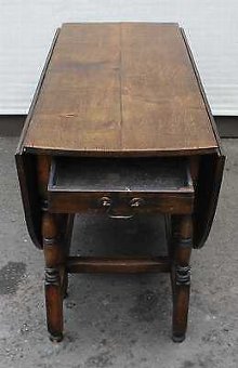 Antique 1940's Large Oak Gate Leg Table with carved turned legs and Drawer.