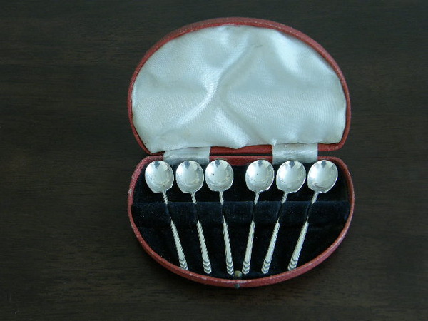 Six Solid Silver Coffee Spoons (cased)
