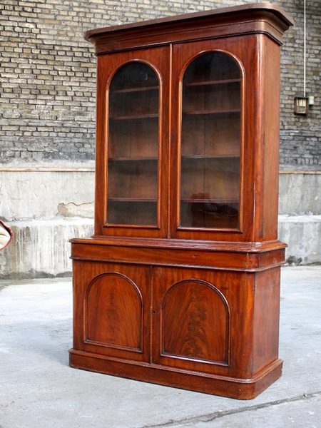 Antique victorian mahogany bookcase.