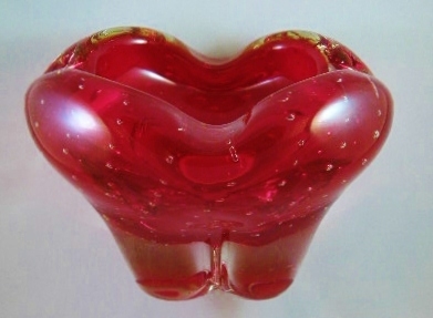 Whitefriars Red Bubble Glass