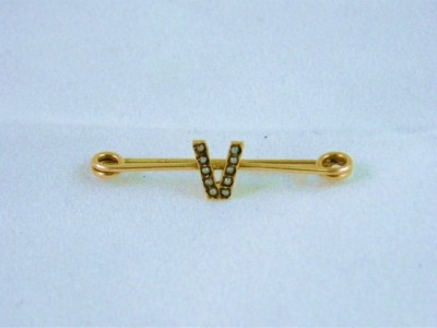 9ct Gold and Seed Pearl Brooch