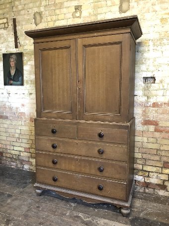 Antique English North Country Linen press in the original paint c. 1830