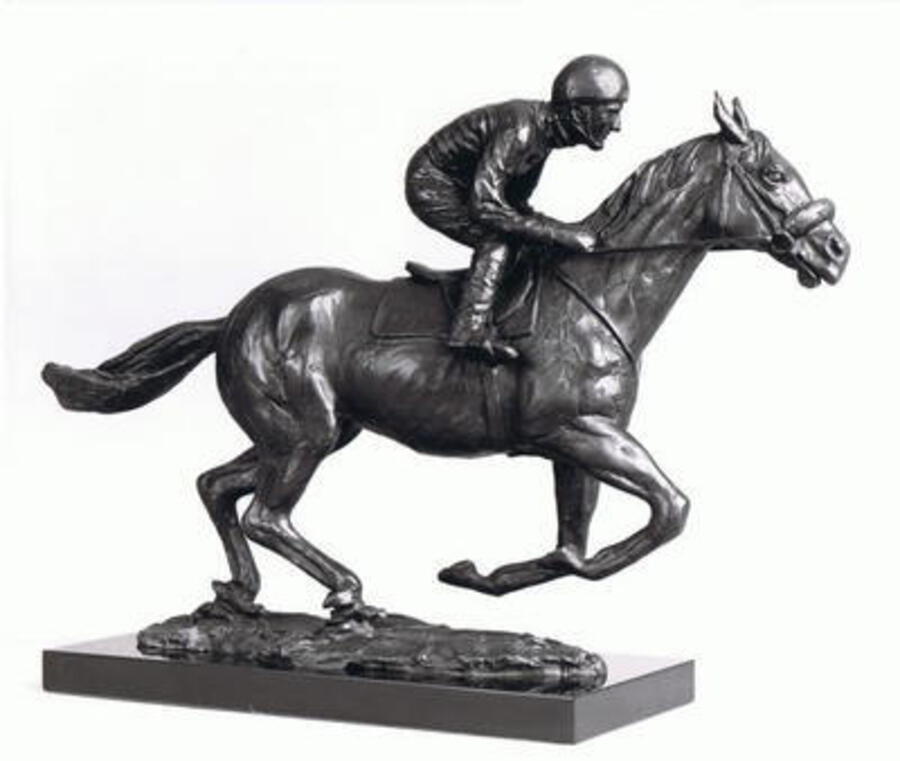 WORKING ON THE SANDS BY ENZO PLAZZOTTA