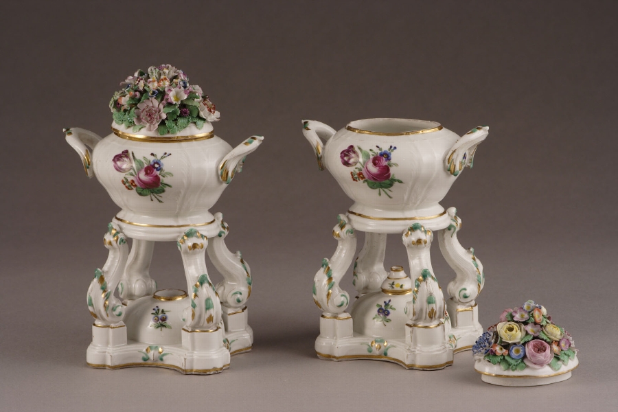 A pair of Vienna porcelain perfume burner