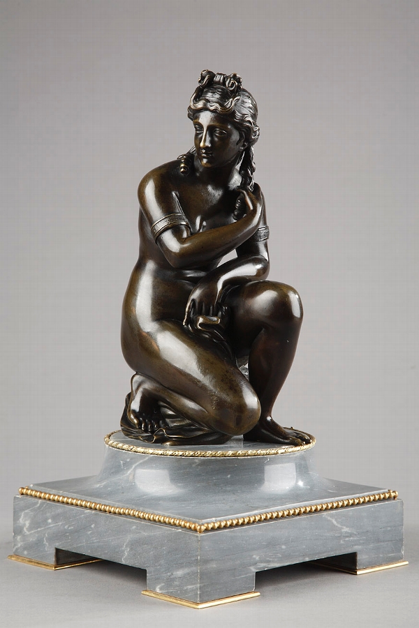 Crouching Venus in dark brown patina bronze after Antoine Coysevox (1640-1720)
