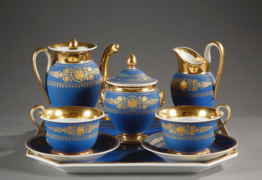 Early 19th century Paris porcelain coffee set in blue mat and gold