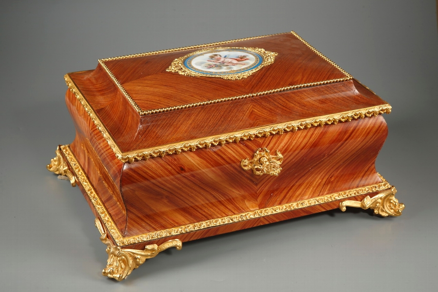 French casket in wood marquetry signed Jensen