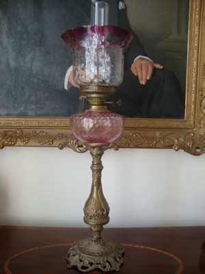 A MAGNIFICENT ORIGINAL 19THC BLOWN CRANBERRY GLASS & BRASS TABLE OIL LAMP C1880