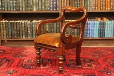 BEAUTIFUL REGENCY ANTIQUE MAHOGANY CHILDRENS CHILDS DINING ARMCHAIR CHAIR C1840