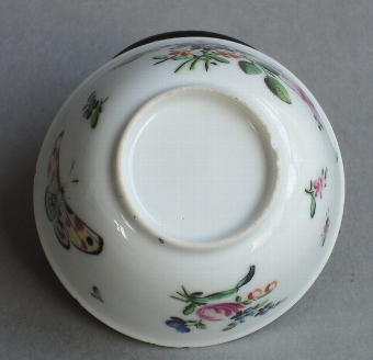 Antique Chinese export London-decorated teabowl, Qianlong