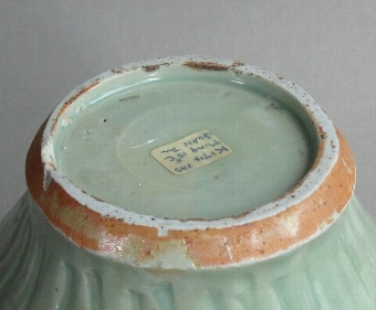 Antique Attractive Chinese early Ming Longquan celadon jar