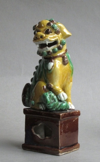 Antique Attractive C19th pair of famille verte Chinese guardian lions