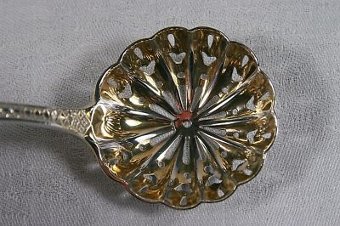 Antique Fine Sterling Silver Ornate Sifting Spoon London 1905