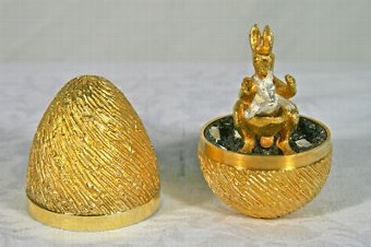 Antique Fine Stuart Devlin Sterling Silver Surprise Egg Kangaroo with Joey London 1974