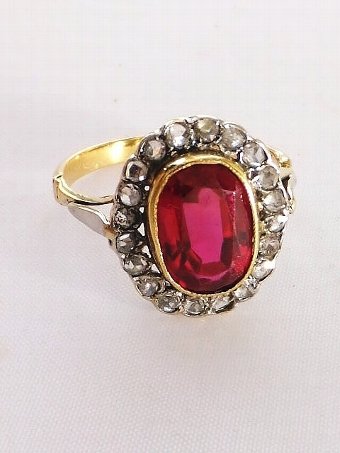 STUNNING ART DECO 4CT RUBY AND 0.8CT DIAMOND 18CT GOLD CLUSTER RING