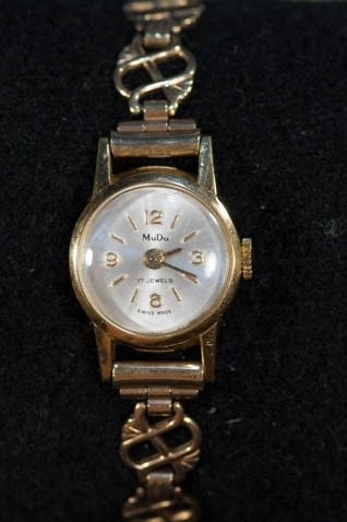 LOVELY ART DECO LADIES 18CT GOLD CASED WATCH ON 9CT GOLD STRAP