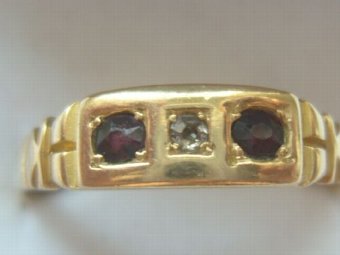 Superb Art Deco Diamond and Garnet 18ct Gold Ring