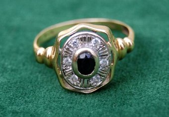  Vintage 18ct gold sapphire and diamond ring Size T 