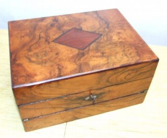 STUNNING VICTORIAN FIGURED WALNUT THREE FOLD ANTIQUE WRITING SLOPE