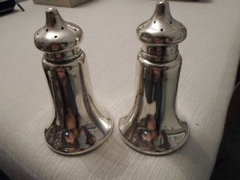 Pair of Antique Hallmarked Silver Peppers.John Grinsell & Sons Birmingham 1908