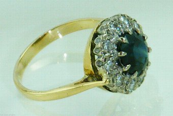 Antique Stunning Art Deco 18ct gold sapphire and diamond ring.