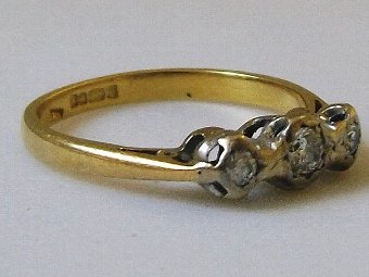 Antique Lovely Dainty 18ct Gold 3 Stone Diamond Ring 