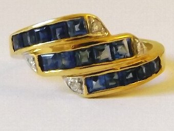 Lovely 18ct gold Sapphire & Diamond 3Row Ring