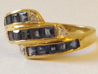 Antique Lovely 18ct gold Sapphire & Diamond 3Row Ring