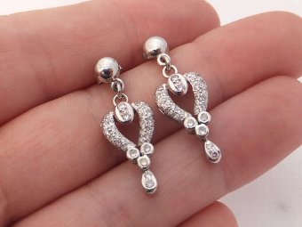 Art Deco 18ct White Gold 0,7ct Diamond Drop Earrings