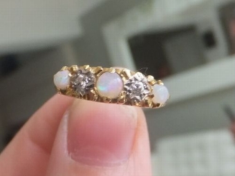 Antique Lovely 1930s Opal & Diamond 18ct gold ring.