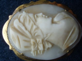 Antique Super Victorian Shell Cameo Brooch