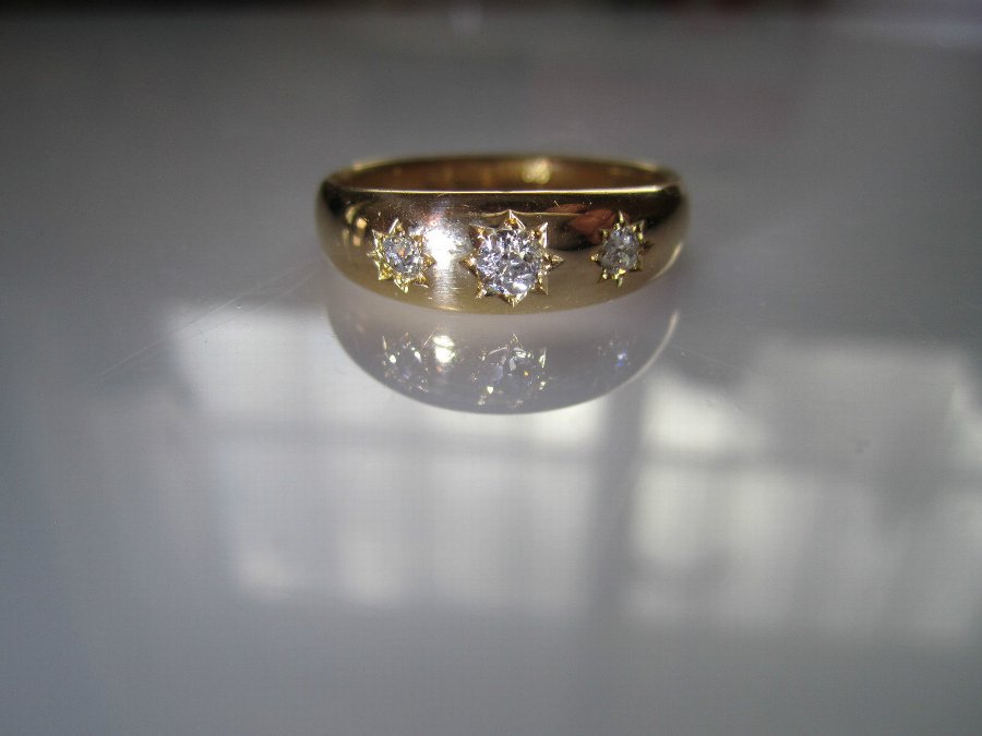 Antique Fine Victorian three stone Diamond 18 CT gold gypsy ring ...