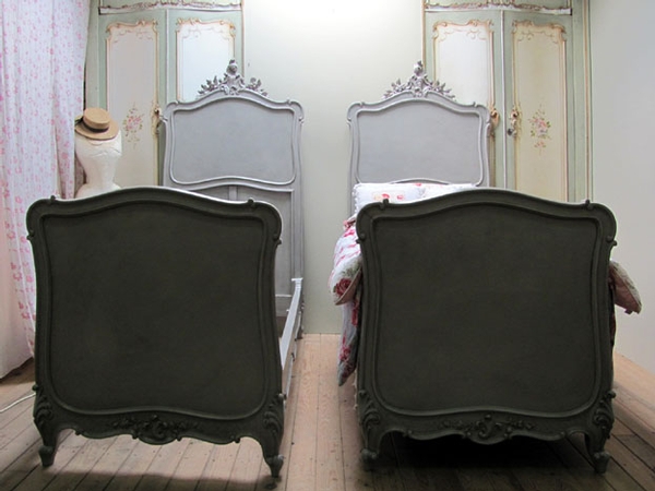 DIVINE PAIR OF ANTIQUE FRENCH PAINTED SINGLE BEDS C1900