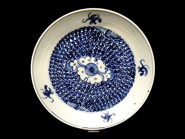 Chinese blue and white antique plate - c1700s 