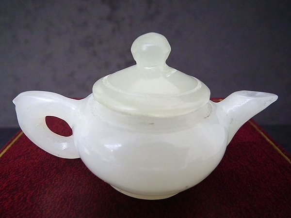 Chinese jade antique teapot - c1800s