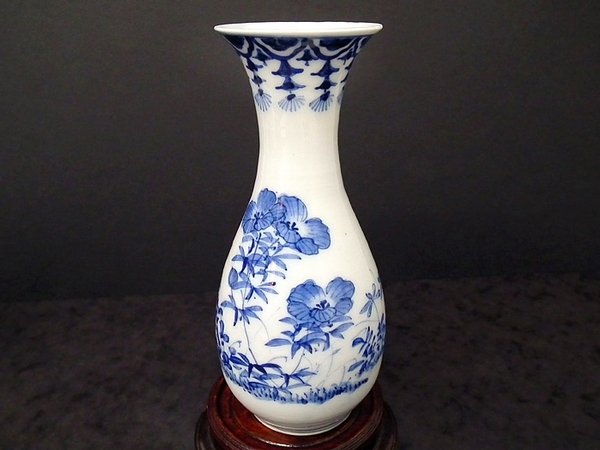 Chinese blue & white antique vase - c1900