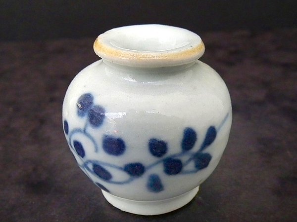 Chinese miniature antique  vase - Ming dynasty - c1600
