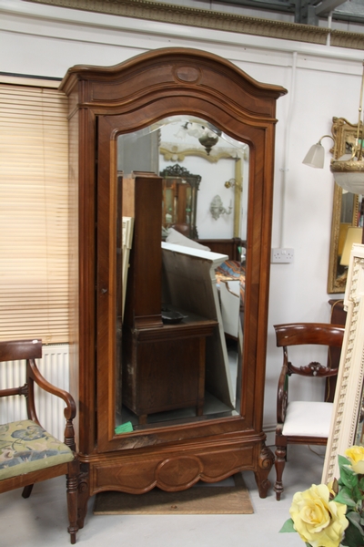 Louis XVth single wardrobe , Walnut quarter veneer and mirrored door