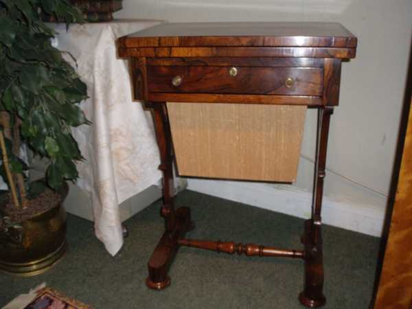     Sewing /Card Table