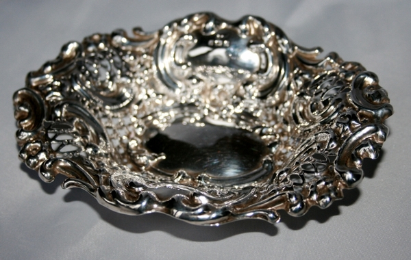Antique Beautiful solid silver Victorian bonbon dish -1899 Birmingham