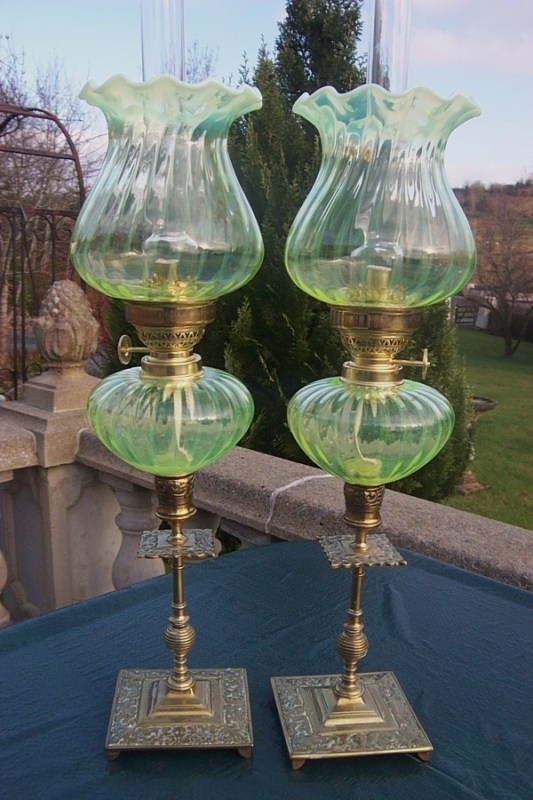 A PAIR OF QUALITY RARE CRYSTAL GLASS VASELINE PEG OIL LAMPS.