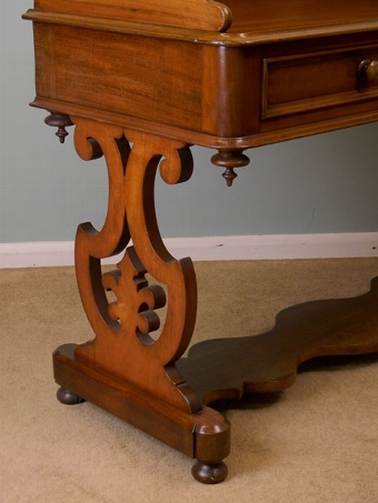 Antique Antique Victorian Mahogany Side Table