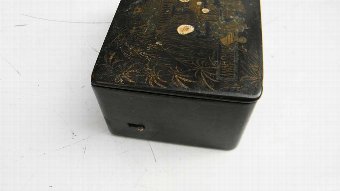 Antique antique musical table top snuff box 