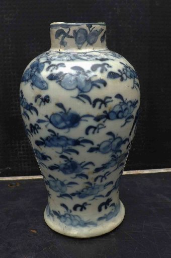 Chinese vase 18th century.