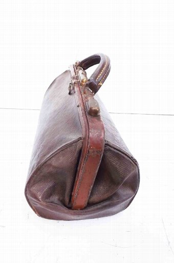 Antique leather gladstone bag @@ free worldwide delivery to your door.