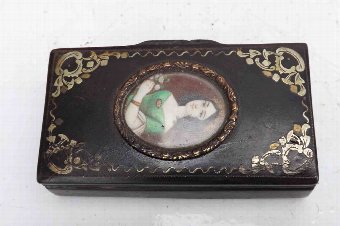 antique snuff box